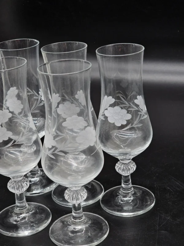 Kieliszki vintage ręcznie zdobione kwiatowy grawer komplet 5 sztuk 18 cm