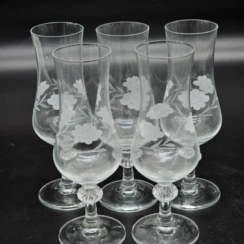 Kieliszki vintage ręcznie zdobione kwiatowy grawer komplet 5 sztuk 18 cm