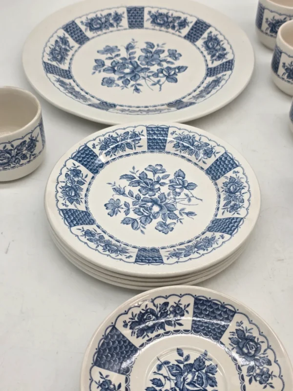 Zestaw Johnson Bros England niebieski – 6 filiżanek + talerze vintage