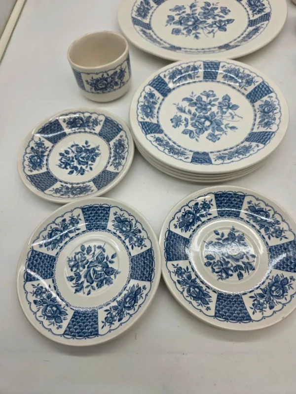 Zestaw Johnson Bros England niebieski – 6 filiżanek + talerze vintage