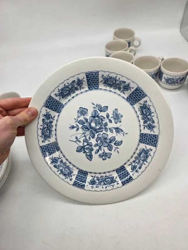 Zestaw Johnson Bros England niebieski – 6 filiżanek + talerze vintage