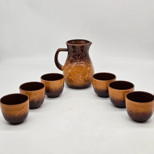 Niemiecki zestaw Ceramiczny dzbanek + 6 czarek relief winogrona vintage