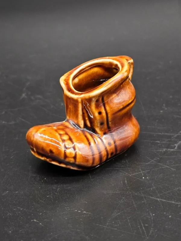 Miniaturowy But ceramiczny Fackelmann – brązowe szkliwo retro