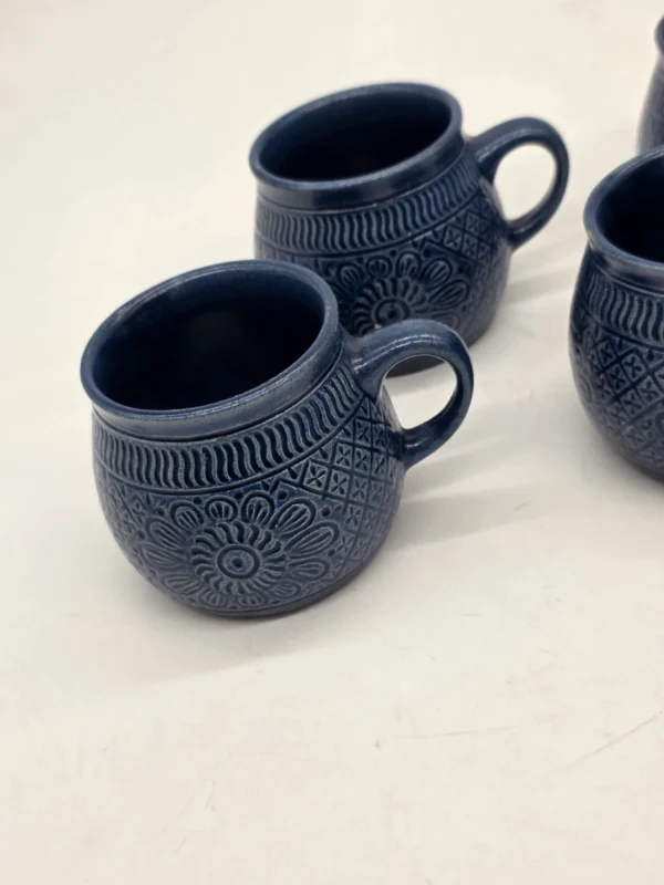 Komplet 6 granatowych kubków ceramicznych reliefowych vintage retro