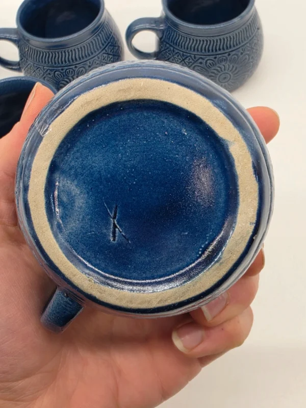 Komplet 6 granatowych kubków ceramicznych reliefowych vintage retro