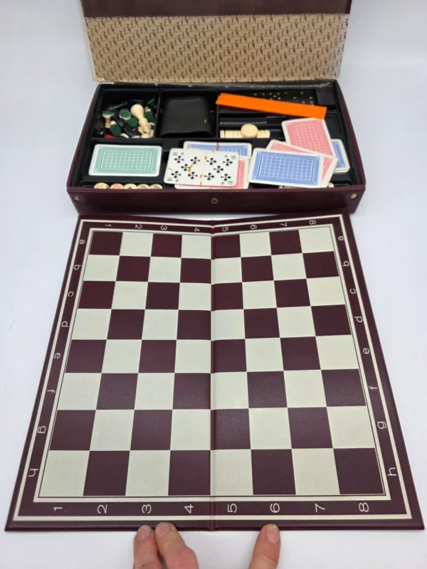 Traveller’s Club Collection zestaw gier podróżnych szachy domino karty