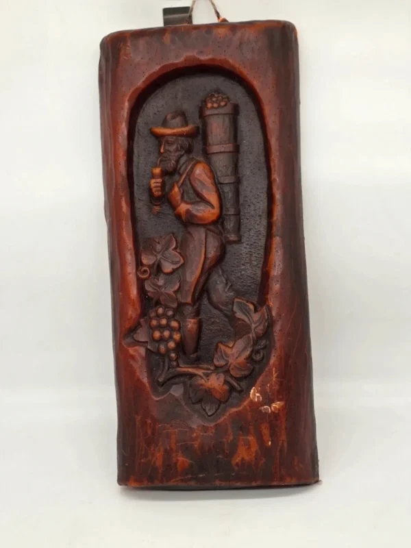 Płaskorzeźba ścienna z wosku winiarz winobranie dekoracja 47x20 cm