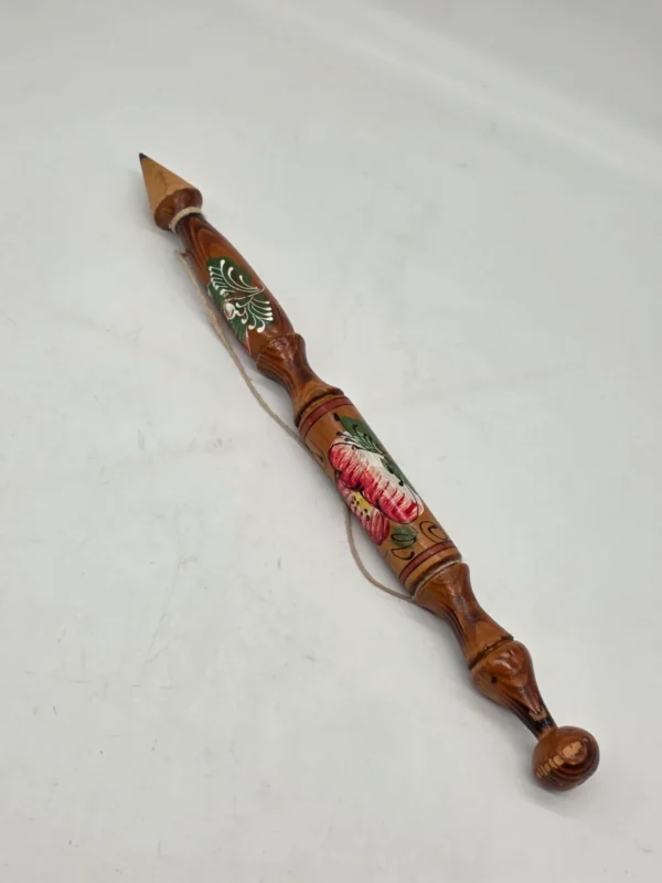 Duży ozdobny ołówek drewniany 48 cm ręcznie malowany dekoracja do powieszenia