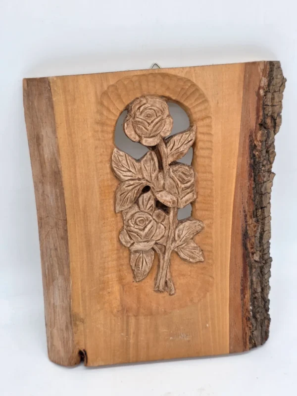 Płaskorzeźba z różami dekoracja ścienna 19x25 cm rustykalna