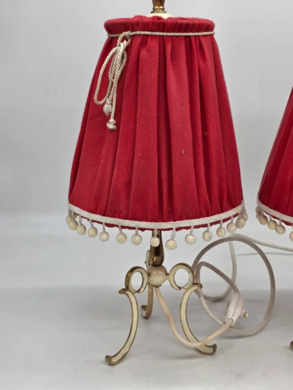 Para lampek stołowych vintage czerwone abażury z pomponami