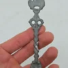 Cynowa łyżka dekoracyjna Volendam Holandia scenka rodzajowa 22 cm