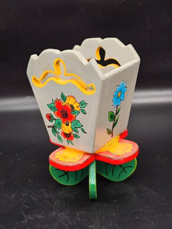 Drewniana ręcznie malowana osłonka na doniczkę folk art