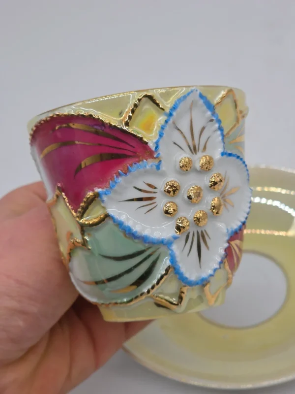 Kolekcjonerska filiżanka ze spodkiem porcelana relief Zum Andenken pamiątkowa
