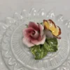 Ceramiczna biała bonboniera misa z pokrywką dekoracja kwiaty 3D