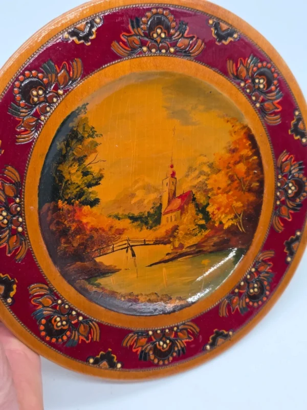 Talerz drewniany ozdobny ręcznie malowany pejzaż folk art vintage 24 cm