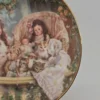 Talerz kolekcjonerski Sandra Kuck Cats in the Cradle fine china 21.5 cm