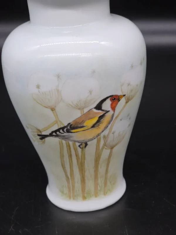 Porcelanowa waza z pokrywką motyw ptaka Szczygieł 24 cm