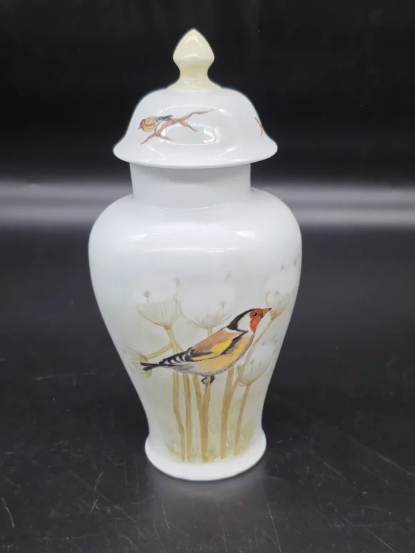 Porcelanowa waza z pokrywką motyw ptaka Szczygieł 24 cm
