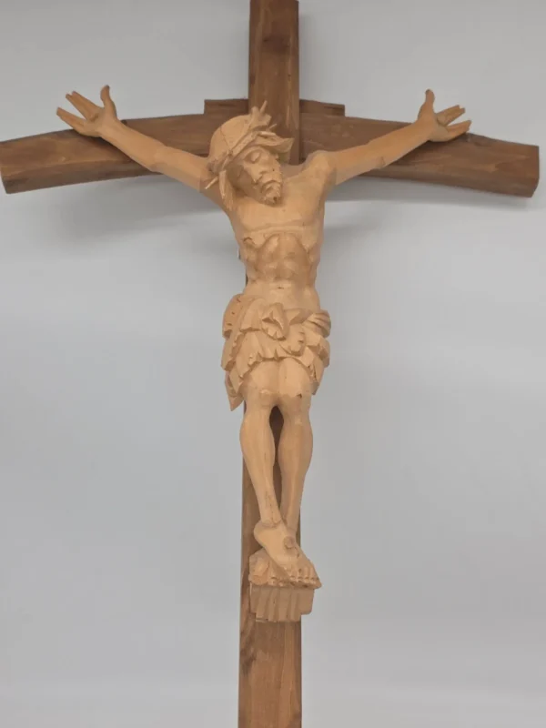 Duży drewniany krzyż rzeźba Chrystusa rękodzieło ludowe 72 cm