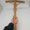 Duży drewniany krzyż rzeźba Chrystusa rękodzieło ludowe 72 cm