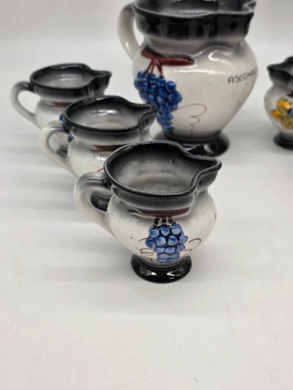 Ceramiczny zestaw do wina Ascona dzbanek i 6 kubków relief winogrona