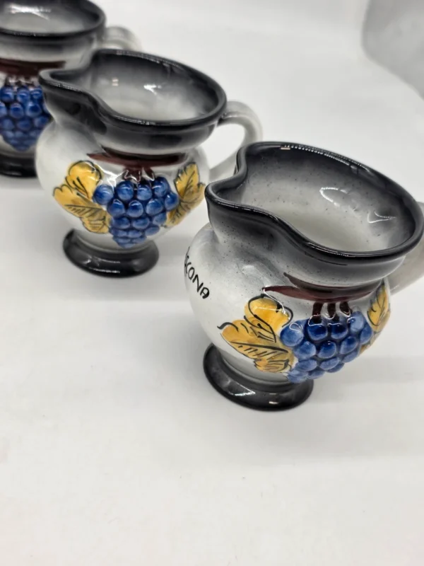 Ceramiczny zestaw do wina Ascona dzbanek i 6 kubków relief winogrona