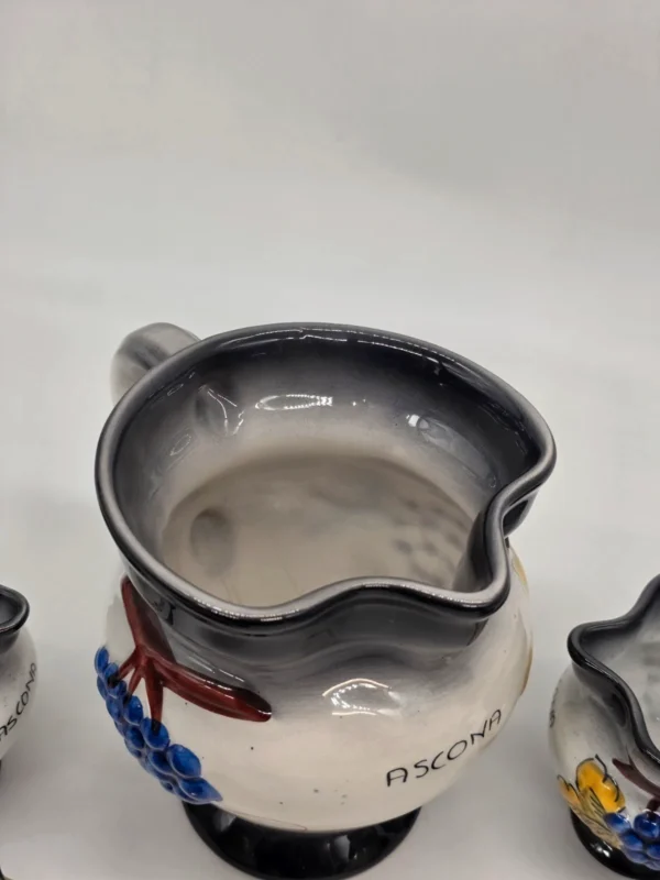 Ceramiczny zestaw do wina Ascona dzbanek i 6 kubków relief winogrona
