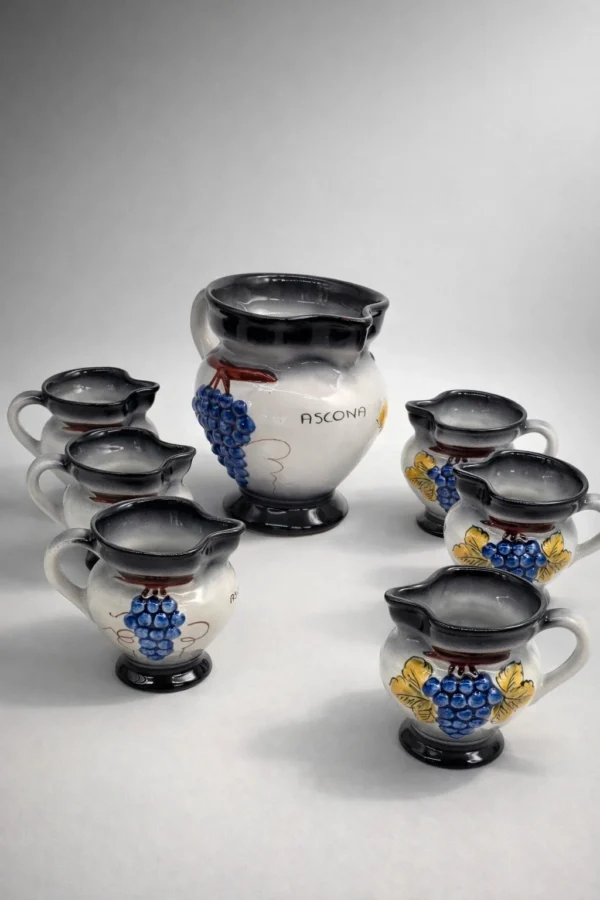 Ceramiczny zestaw do wina Ascona dzbanek i 6 kubków relief winogrona