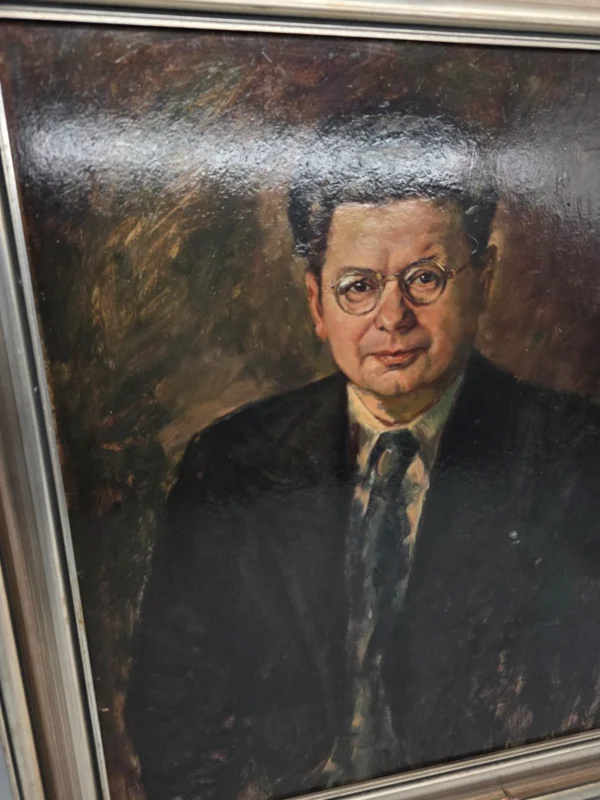 Portret mężczyzny w okularach 1945 sygn. H. Frigger obraz olejny 60x67