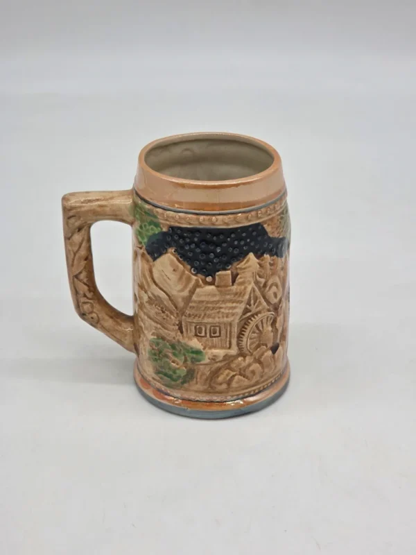 Ceramiczny kufel biesiadny scenka rodzajowa relief vintage 11 cm