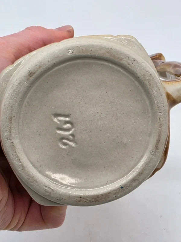 Kufel ceramiczny WF Frontenhausen 1985 relief wędrowiec 17 cm