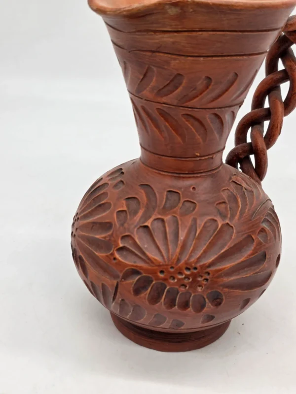 Ręcznie rzeźbiony dzbanek ceramiczny warkoczowe ucho studio pottery 21 cm