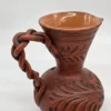 Ręcznie rzeźbiony dzbanek ceramiczny warkoczowe ucho studio pottery 21 cm