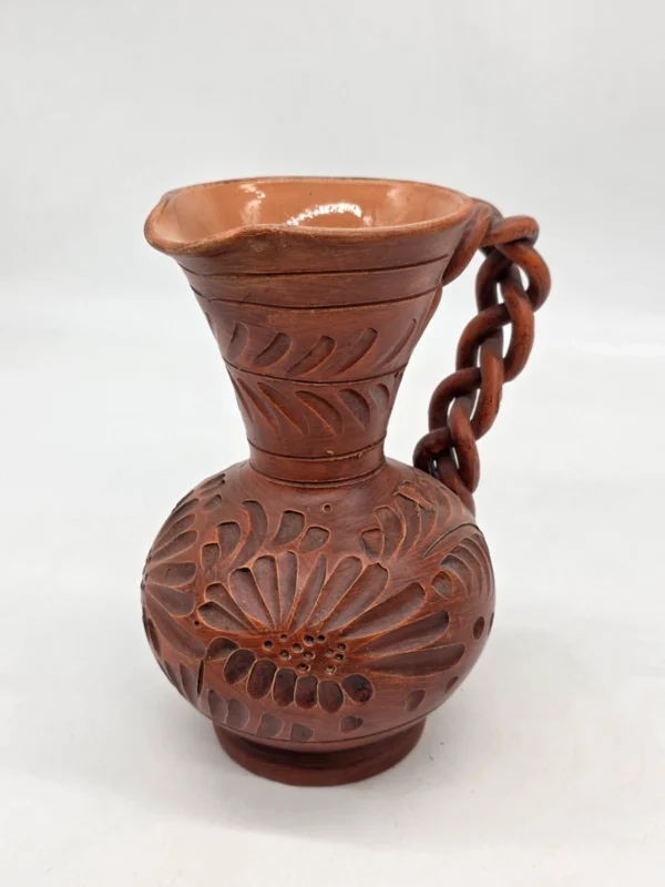 Ręcznie rzeźbiony dzbanek ceramiczny warkoczowe ucho studio pottery 21 cm