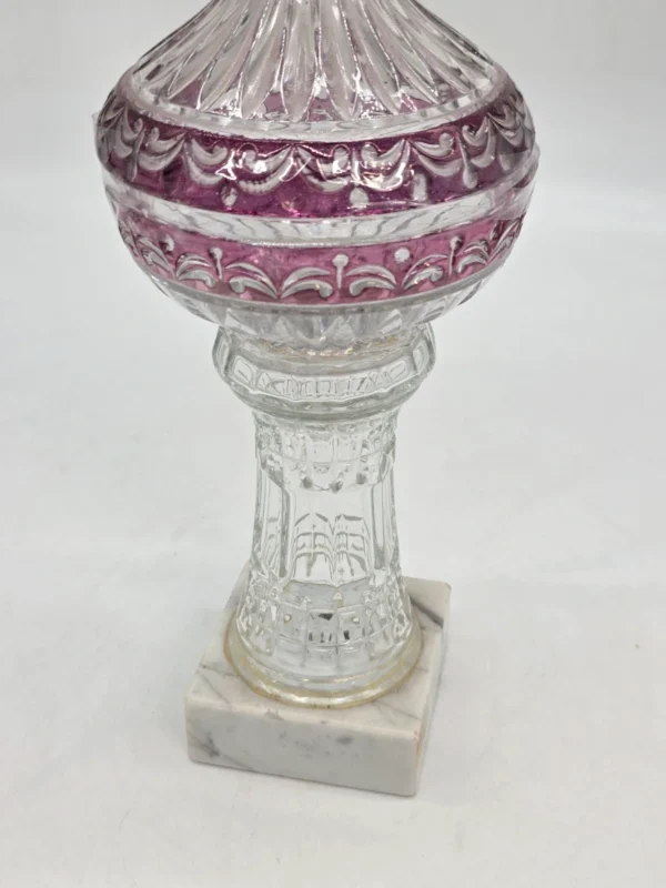 Elegancki puchar szklany z pokrywą na marmurowej podstawie 33 cm