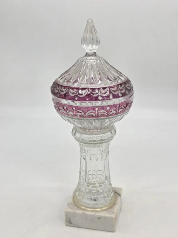 Elegancki puchar szklany z pokrywą na marmurowej podstawie 33 cm