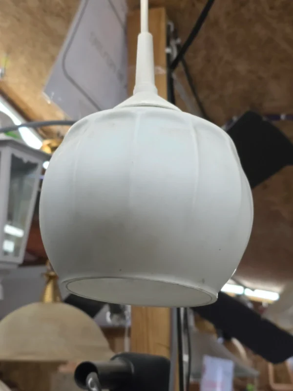 Lampa wisząca biała szklany klosz melon minimalistyczna retro 14 cm