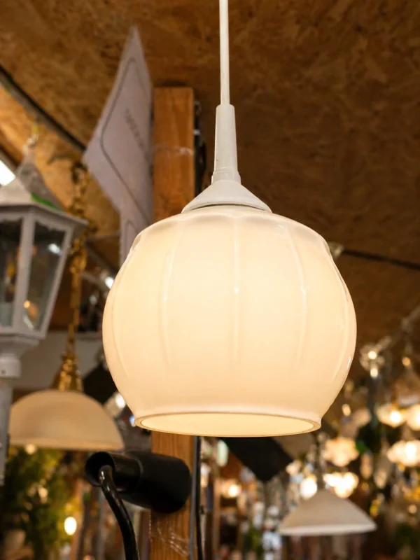 Lampa wisząca biała szklany klosz melon minimalistyczna retro 14 cm
