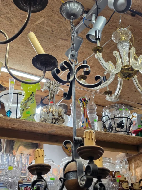 Żyrandol kowalski kute żelazo drewniana kula styl rustykalny 28 cm