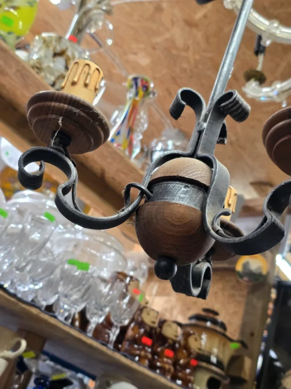 Żyrandol kowalski kute żelazo drewniana kula styl rustykalny 28 cm