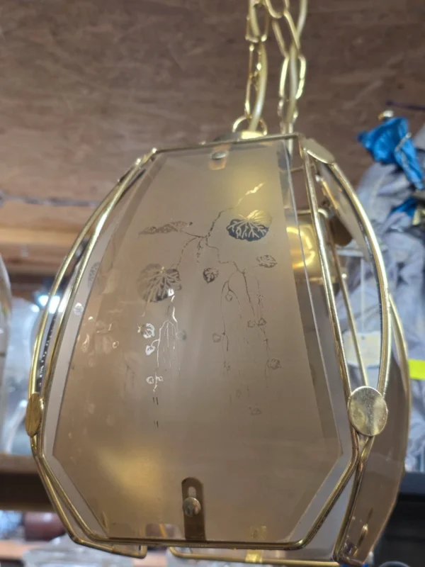Lampa wisząca vintage złota szklane panele motyw roślinny 19 cm