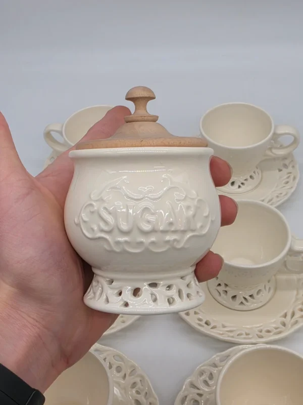 Serwis kawowy Villa Loca 6 osób kremowy ażurowy Shabby Chic