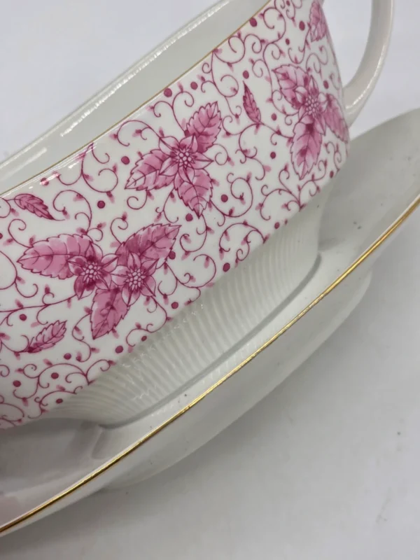 Sosjerka porcelanowa Pirkenhammer Made in Czechoslovakia fioletowe kwiaty