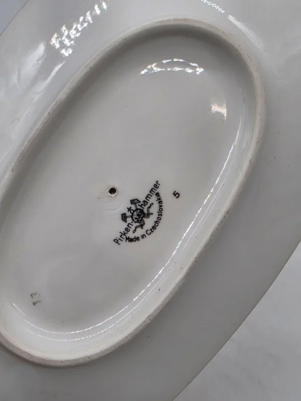 Sosjerka porcelanowa Pirkenhammer Made in Czechoslovakia fioletowe kwiaty