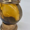 Mosiężna karafka pozytywka Helan Gar miodowe szkło vintage 28 cm