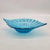 Skandynawska patera szklana Handcraft duży niebieski liść 33x23 cm