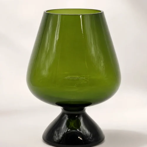 Zielony szklany wazon kielichowy vintage w stylu skandynawskim