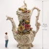 Ogromny dzban Capodimonte Włochy rzeźbiona ceramika kwiaty 48 cm