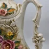 Ogromny dzban Capodimonte Włochy rzeźbiona ceramika kwiaty 48 cm