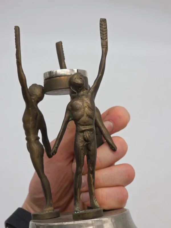 Mosiężna figurka świecznik z trzema postaciami vintage 24 cm